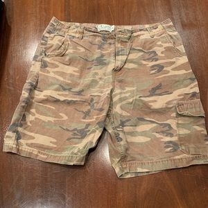 Men’s lucky brand cargo shorts